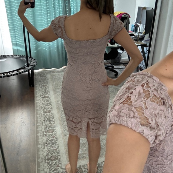 Express mauve lace dress dress size 4 can be off shoulder or on. Wore twice! - Picture 4 of 12